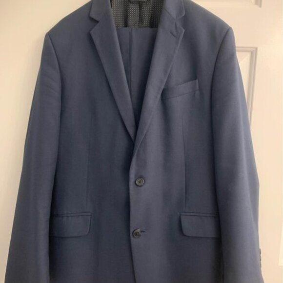 Men’s Medium Blue Suit Size 42R - Pants Size 38x32 - Picture 1 of 8